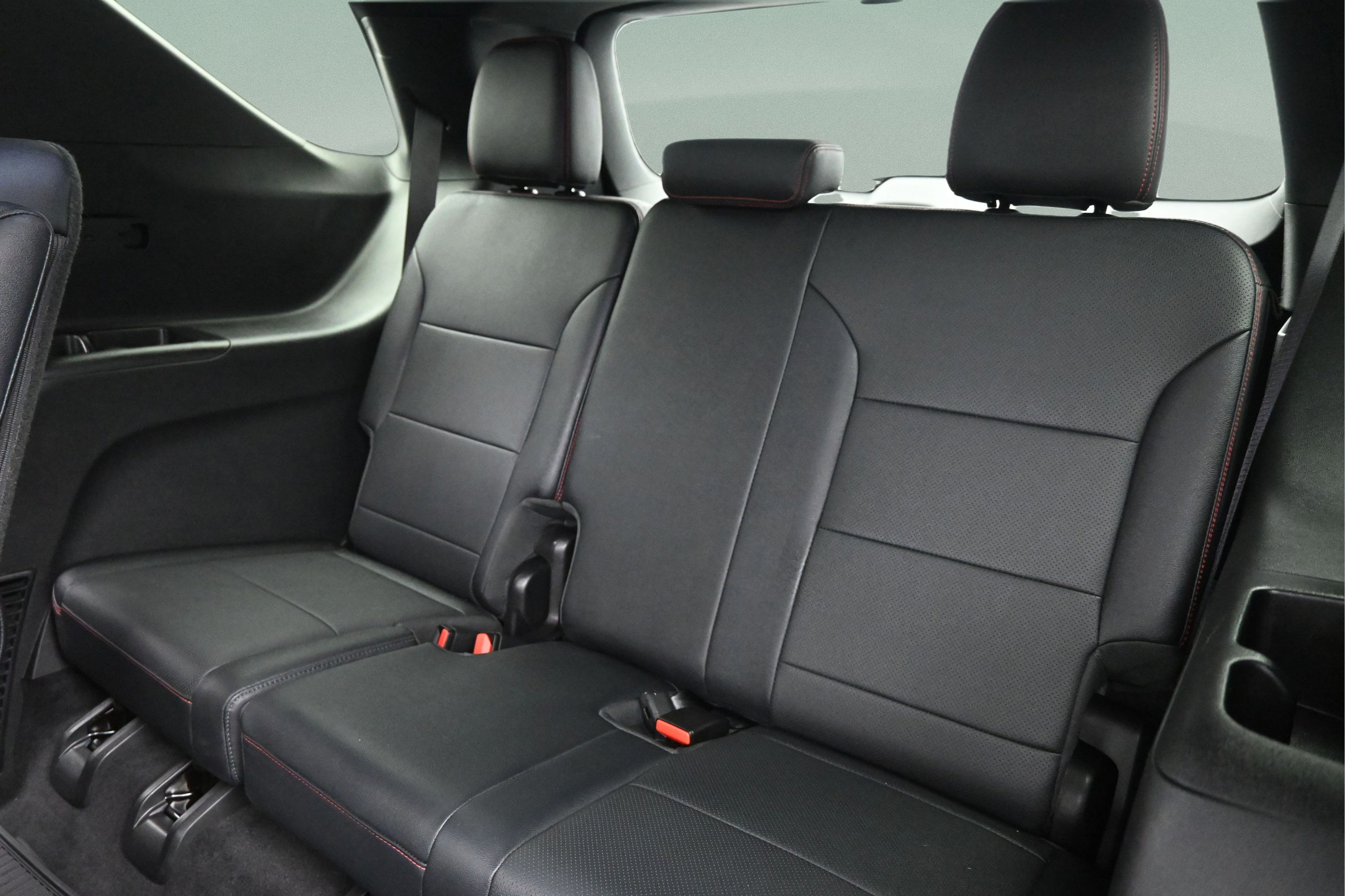 Used 2025 Chevrolet Traverse RS w/ LPO, Cargo Package AWD/4WD image 25