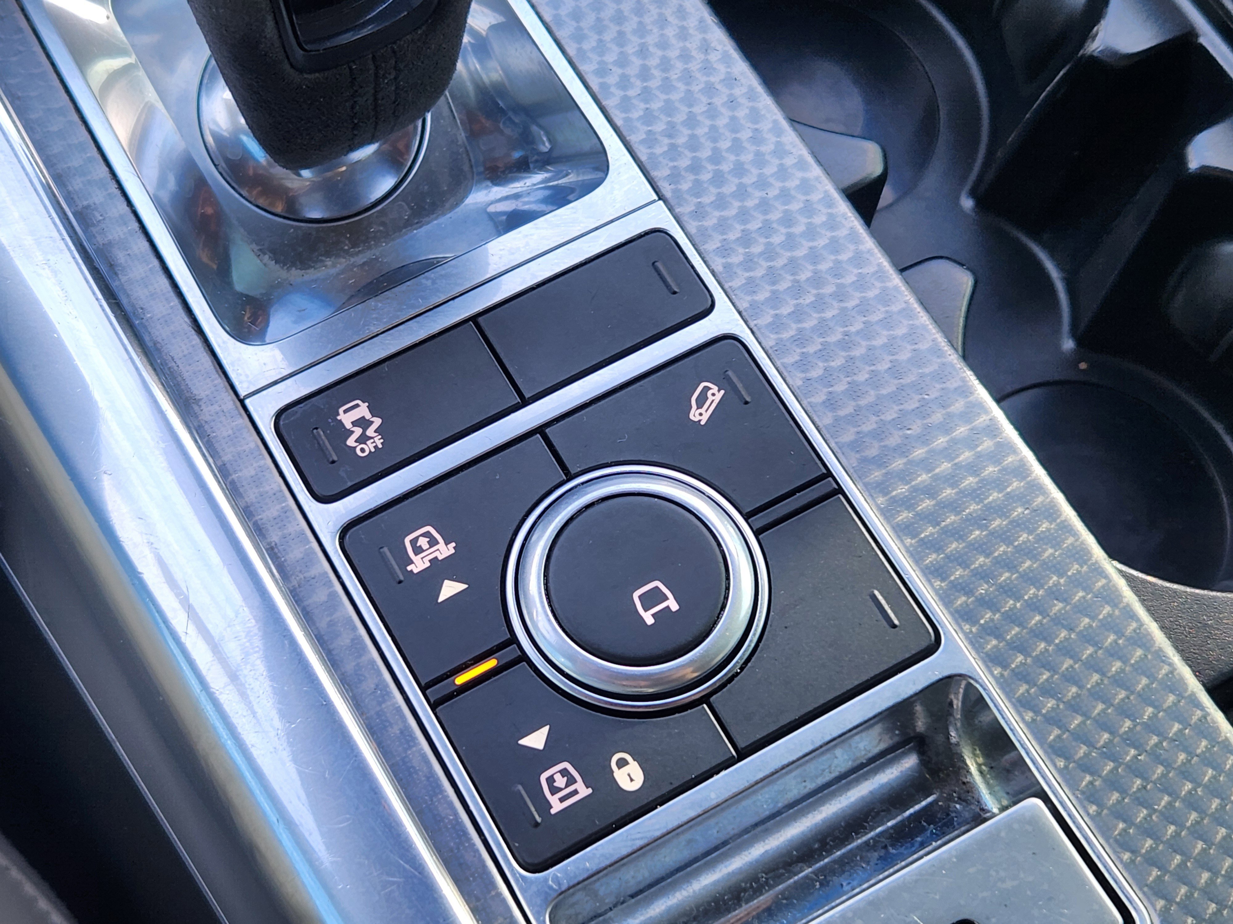 Used 2020 Land Rover Range Rover Sport HST image 31