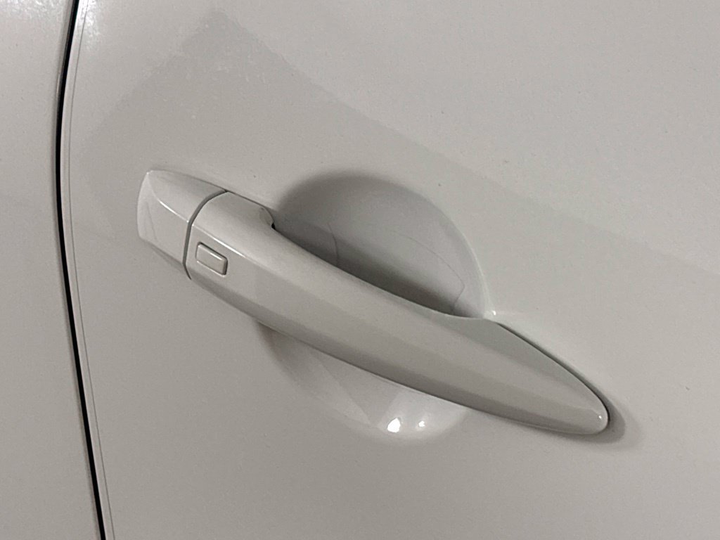 Certified 2026 Nissan Pathfinder SV FWD image 12