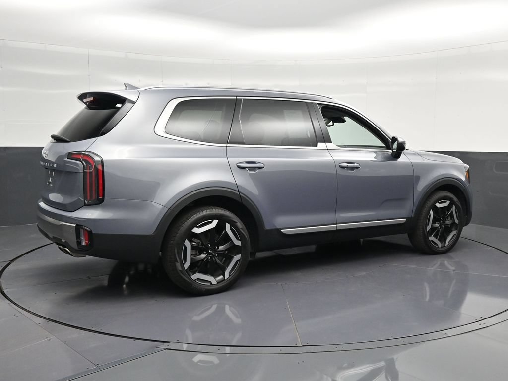 Used 2025 Kia Telluride EX FWD image 3