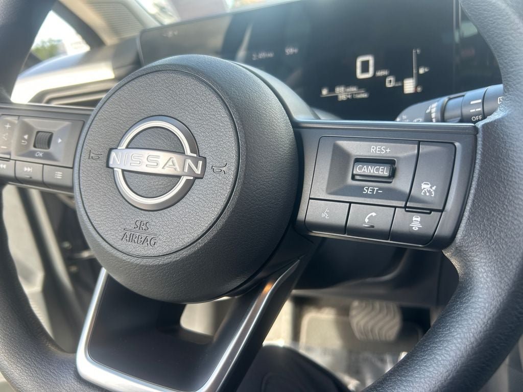 Used 2025 Nissan Kicks S AWD/4WD image 24