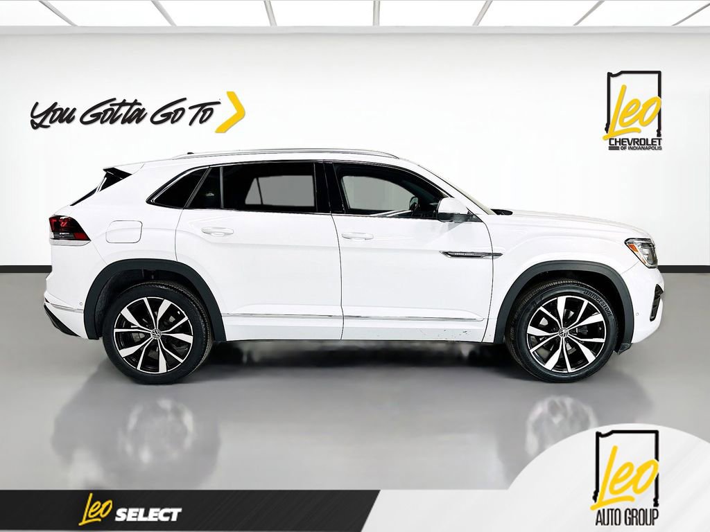Used 2024 Volkswagen Atlas Cross Sport SEL Premium R-Line image 4