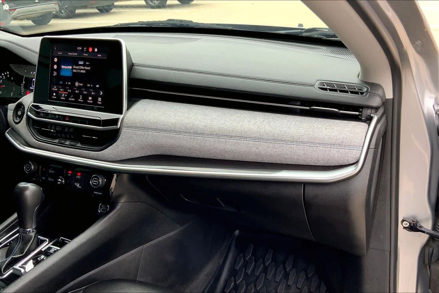 Used 2022 Jeep Compass Latitude w/ Sun and Sound Group AWD/4WD image 19