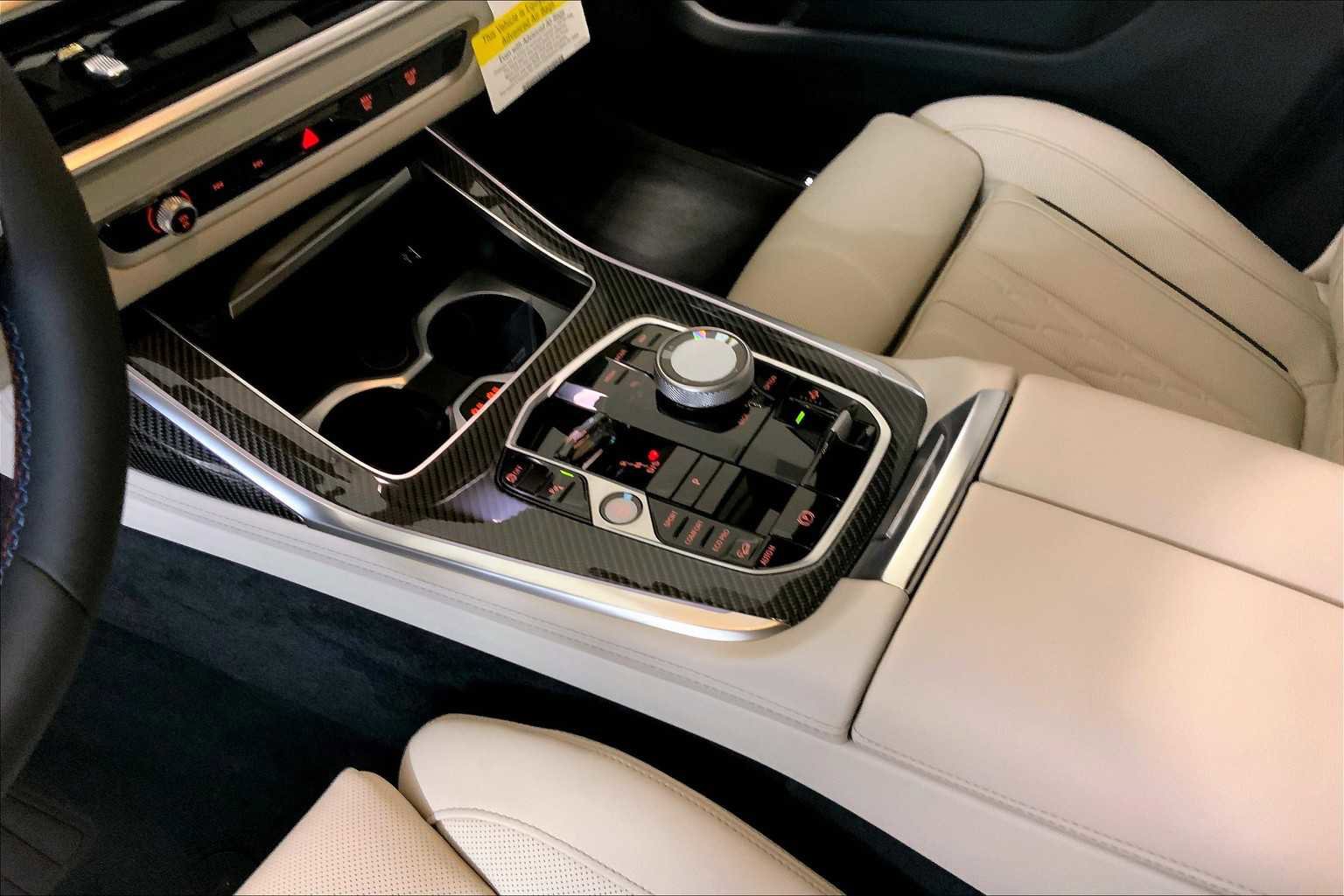 New 2026 BMW X7 M60i image 7