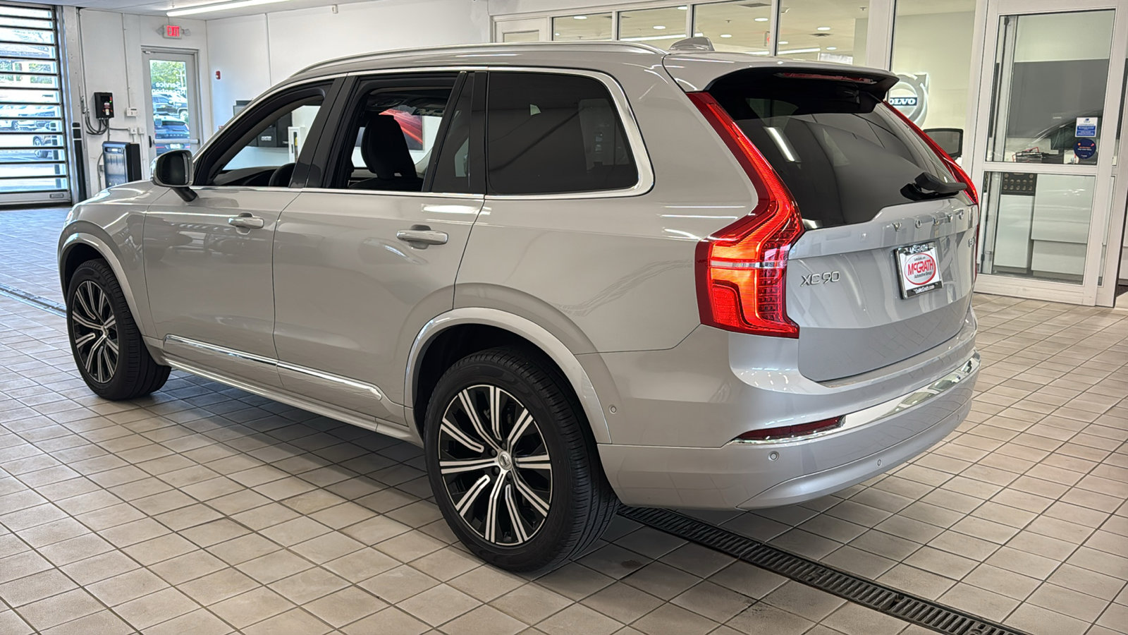 Used 2024 Volvo XC90 B6 Plus AWD/4WD image 7