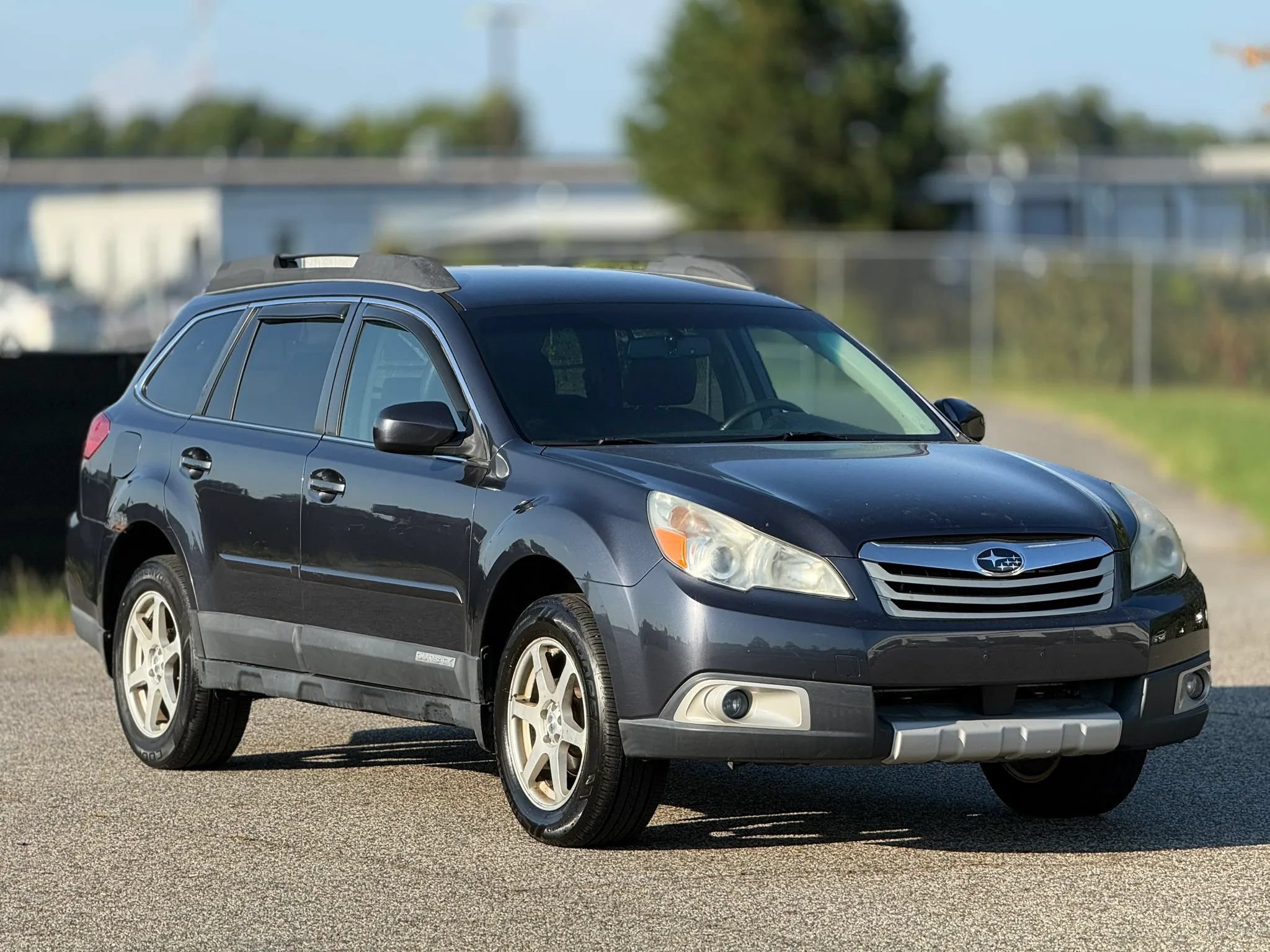 Used 2012 Subaru Outback 2.5i Limited AWD/4WD image 1