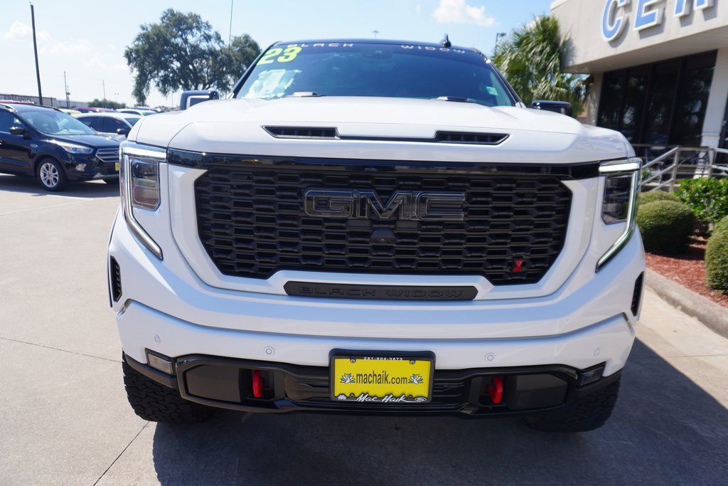 Used 2024 GMC Sierra 1500 AT4 w/ Technology Package image 1
