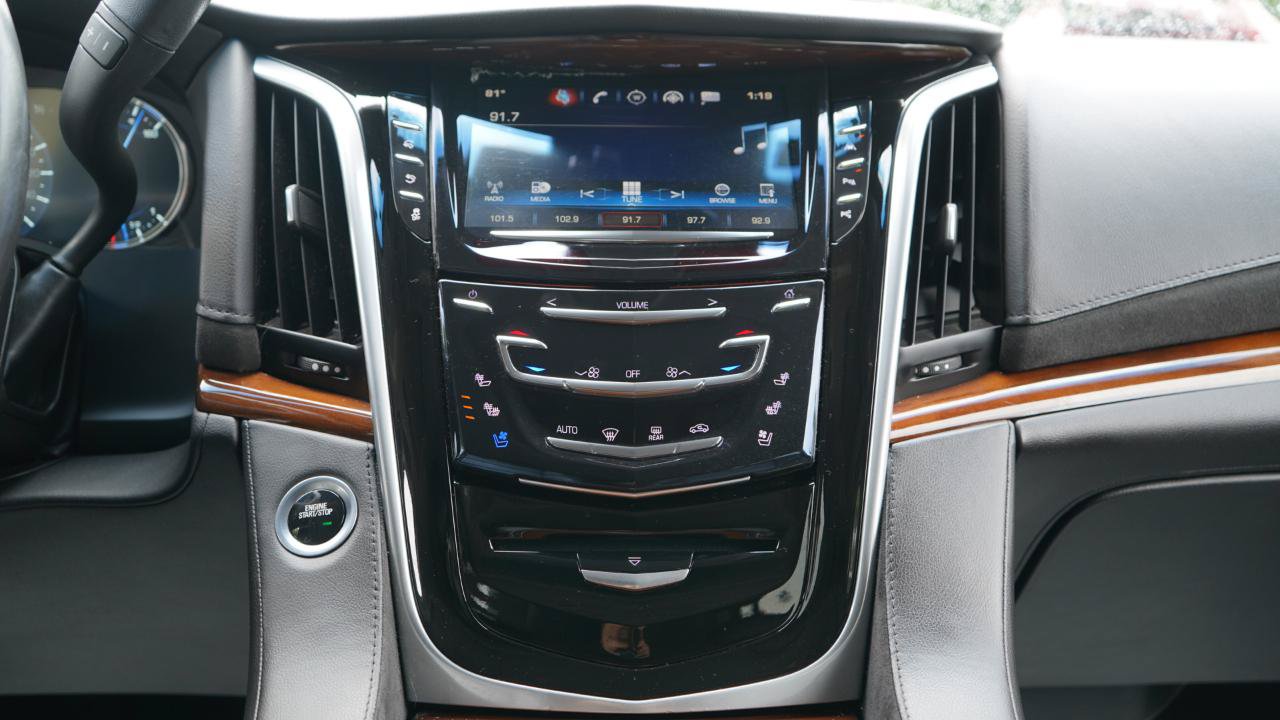 Used 2019 Cadillac Escalade ESV Luxury AWD/4WD image 70