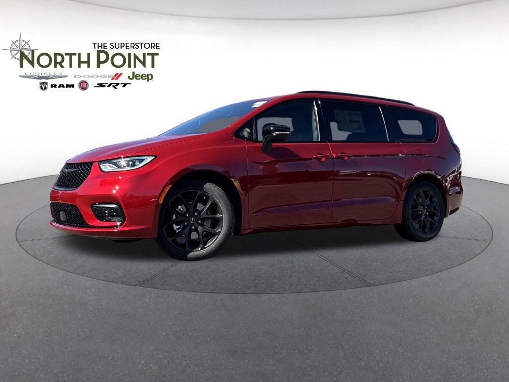 New 2026 Chrysler Pacifica Limited w/ S Appearance Package