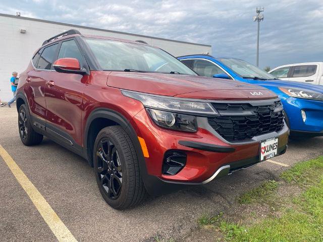 Used 2024 Kia Seltos X-Line AWD/4WD image 3