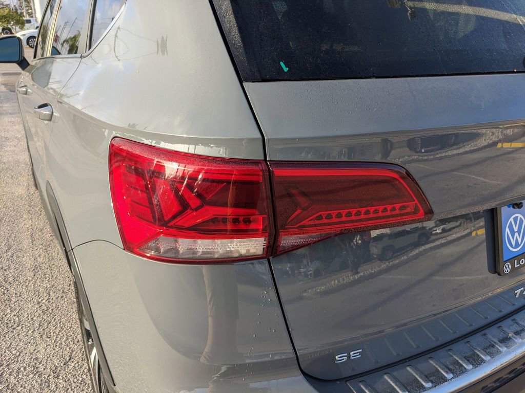 Used 2023 Volkswagen Taos SE image 8