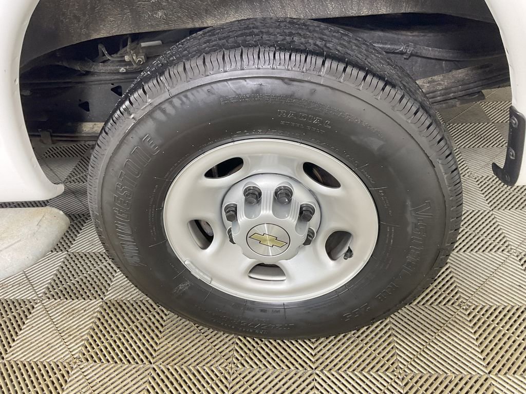 Used 2024 Chevrolet Express 2500 w/ Driver Convenience Package image 6
