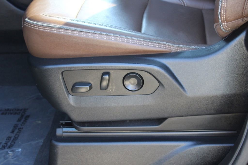 Used 2021 Chevrolet Suburban High Country image 16