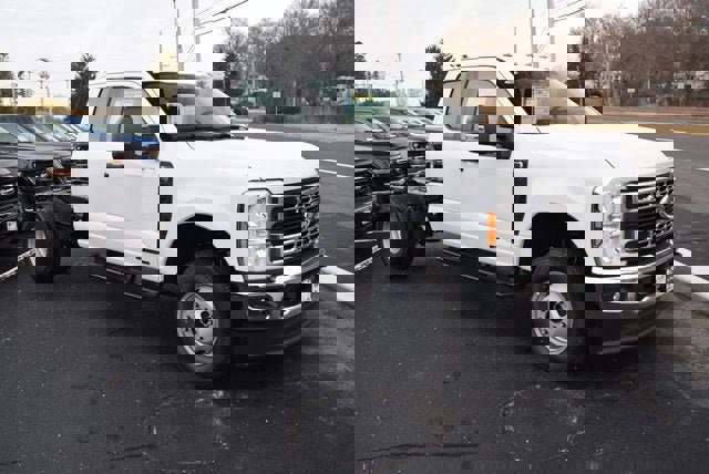 New 2025 Ford F350 XL w/ XL Chrome Package