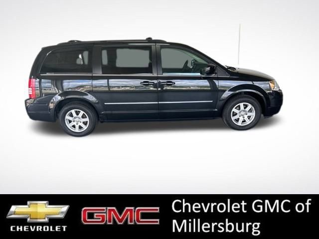 Used 2010 Chrysler Town & Country Touring Plus image 2