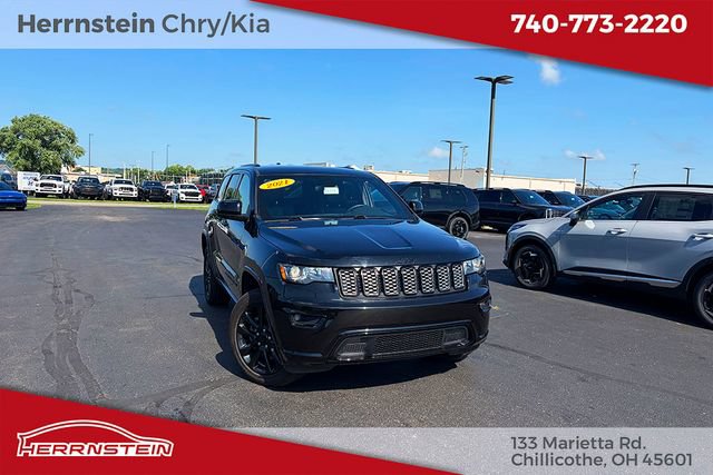 Used 2021 Jeep Grand Cherokee Laredo X AWD/4WD image 1