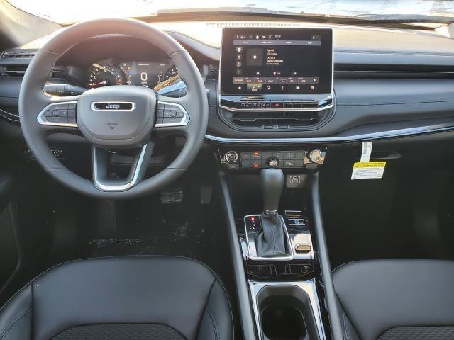 Used 2026 Jeep Compass Latitude image 17