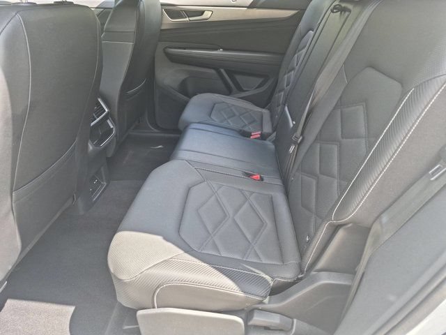 Used 2025 Volkswagen Atlas Cross Sport SE FWD image 27