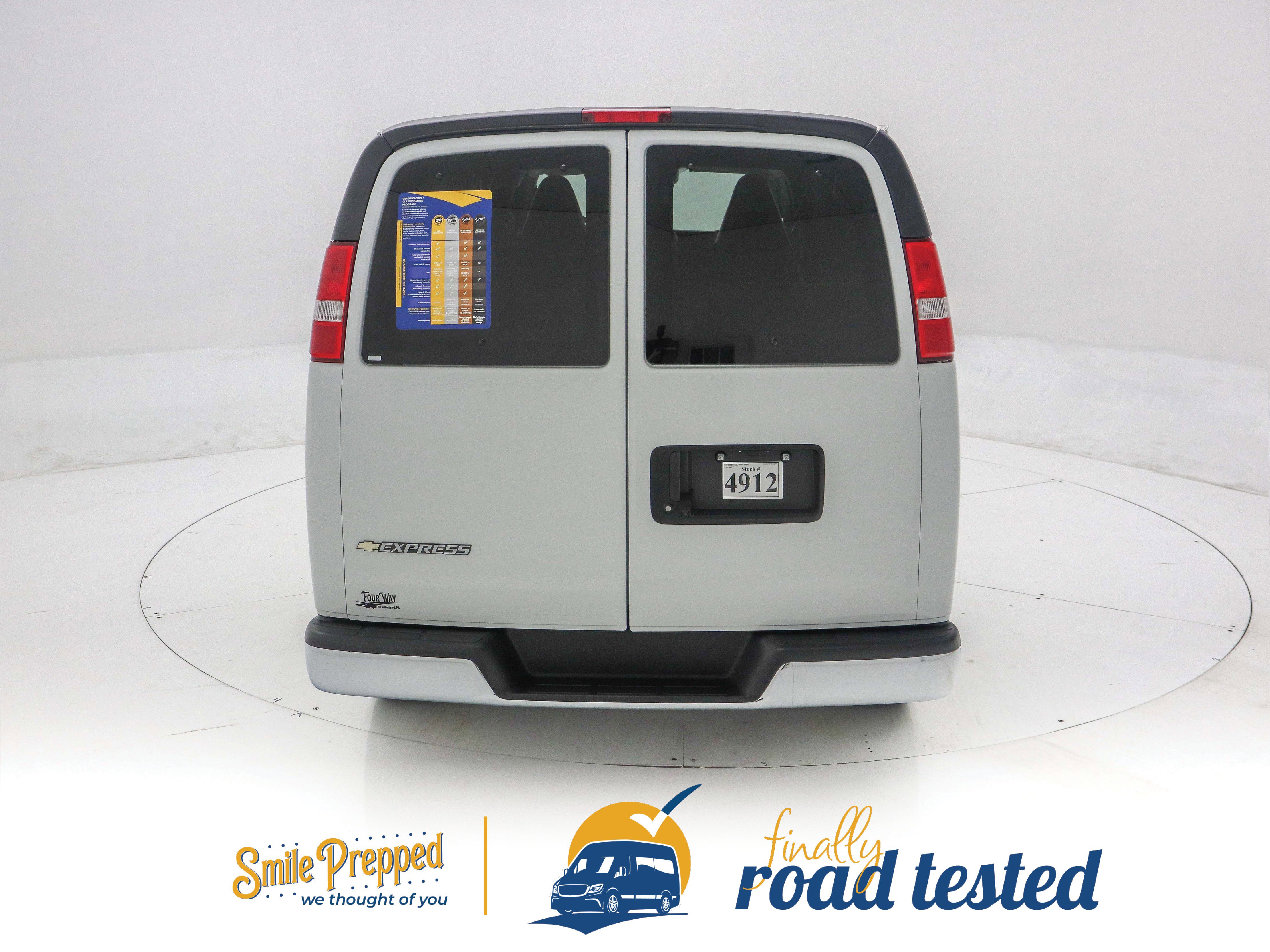Used 2024 Chevrolet Express 3500 LT w/ LT Preferred Equipment Group image 5