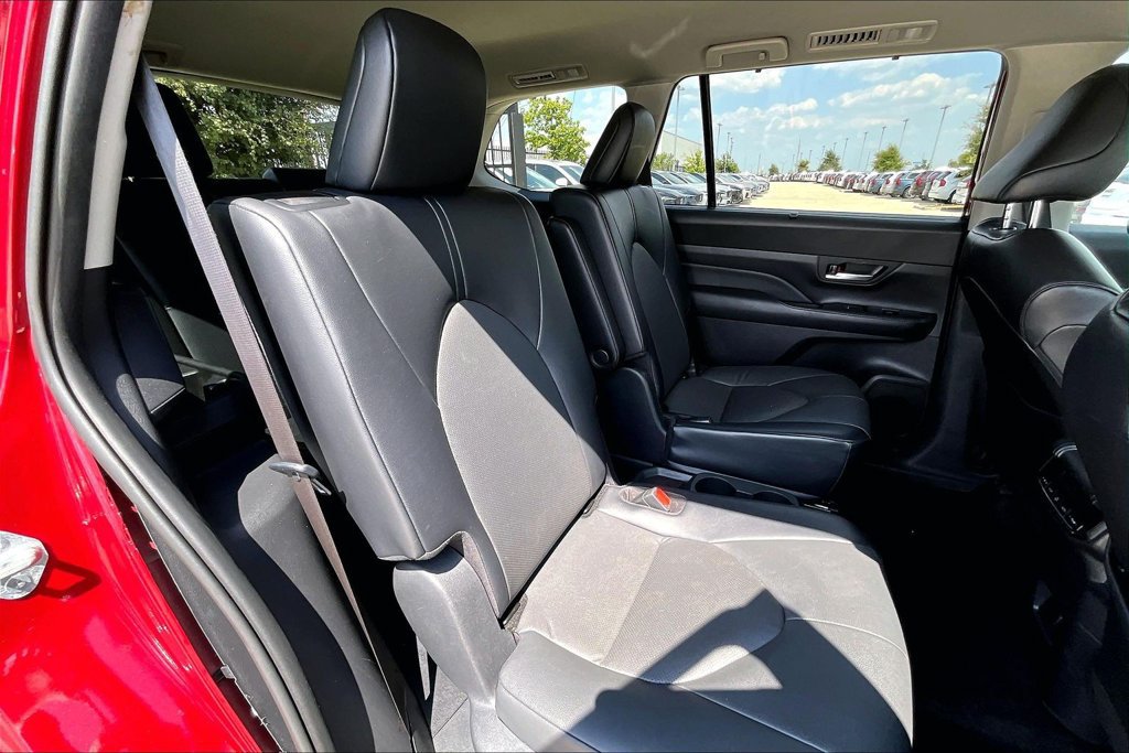 Used 2024 Toyota Grand Highlander AWD image 31