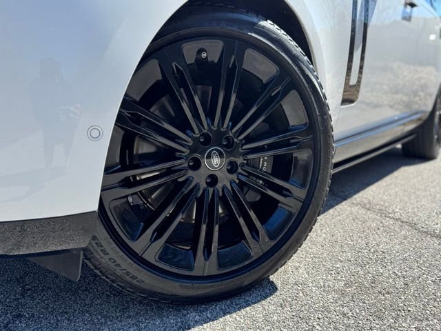 Used 2022 Land Rover Range Rover Long Wheelbase SE image 2