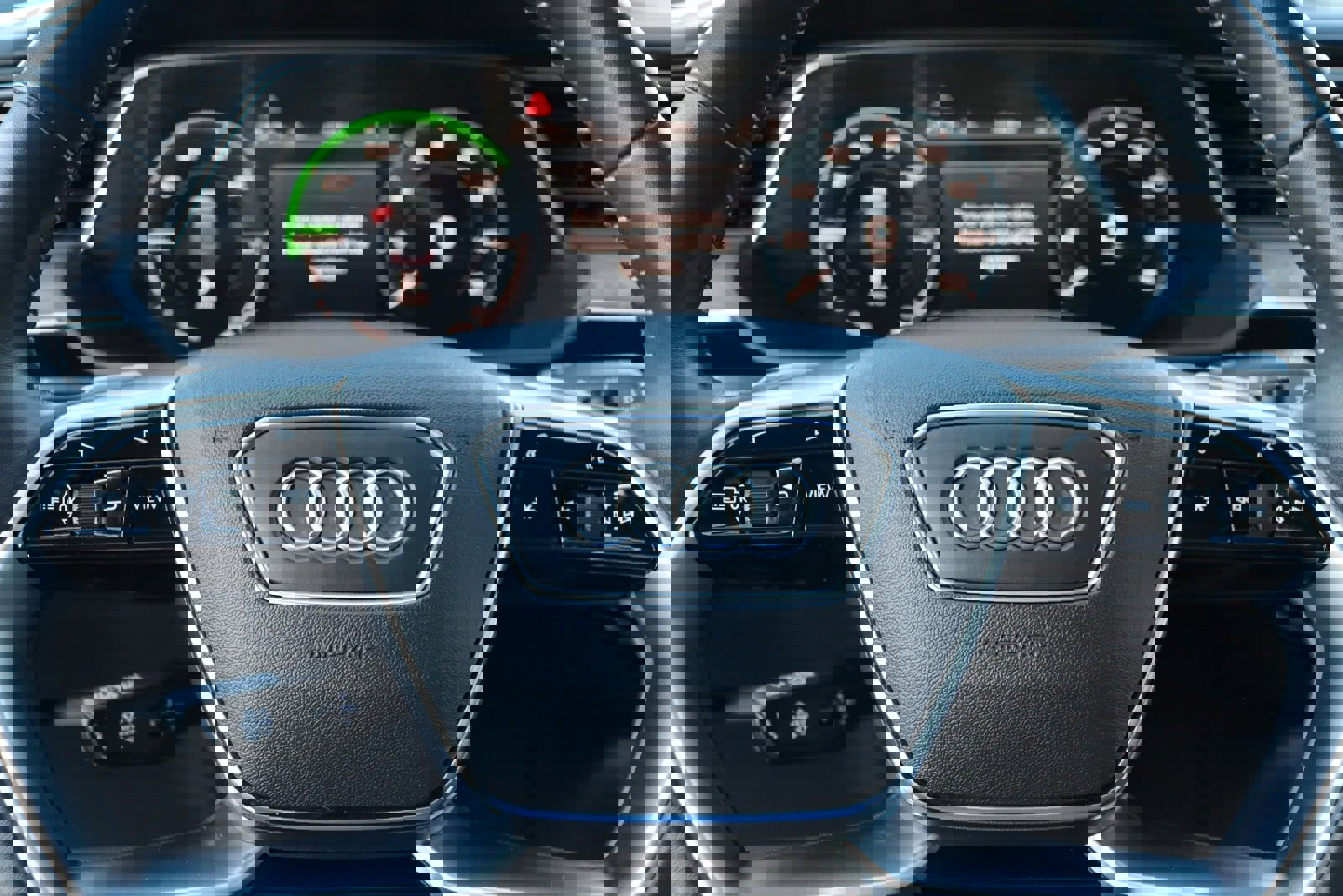 Used 2019 Audi e-tron Prestige w/ Prestige Package image 30