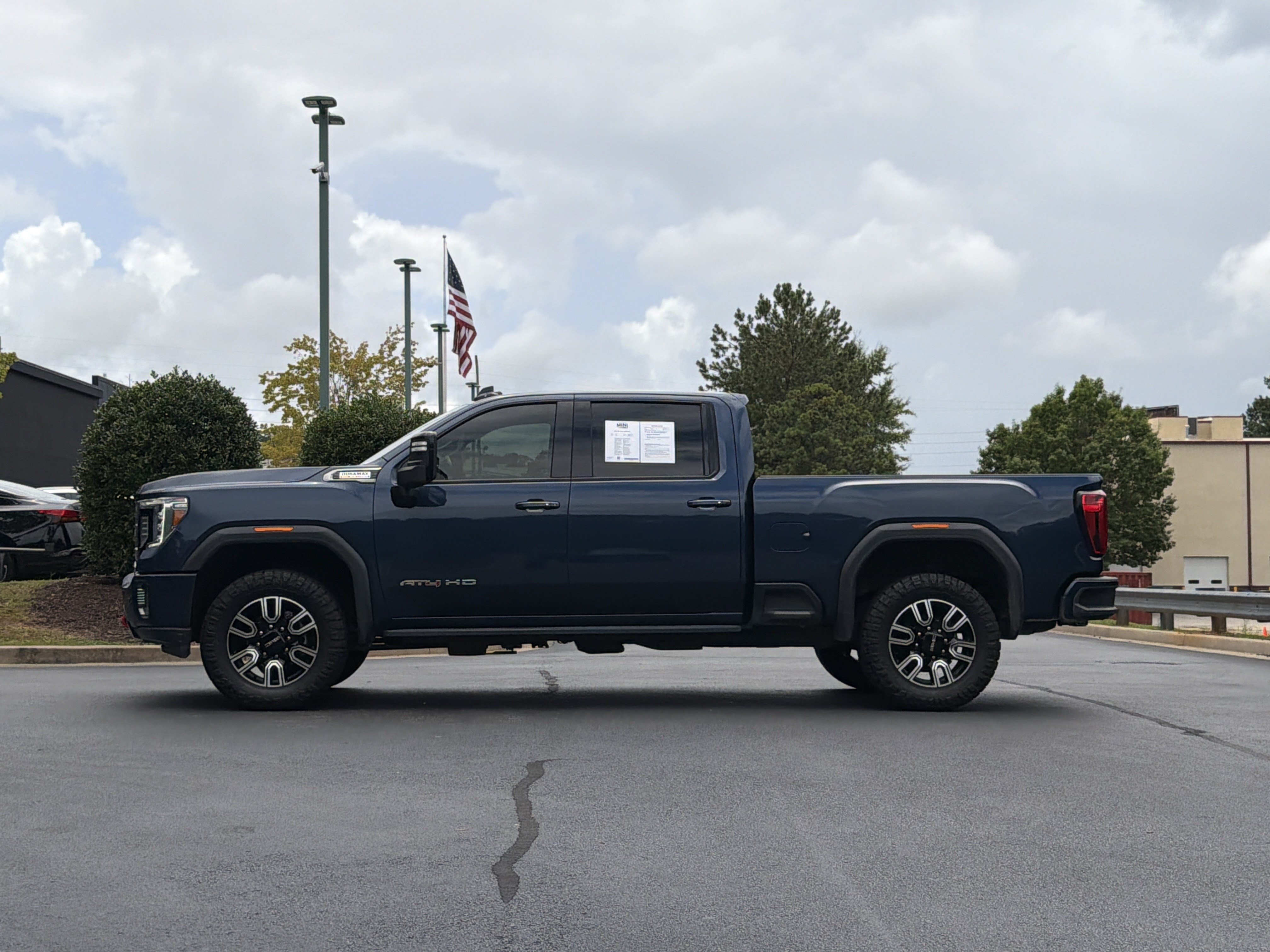 Used 2022 GMC Sierra 2500 AT4 w/ AT4 Premium Plus Package AWD/4WD image 14