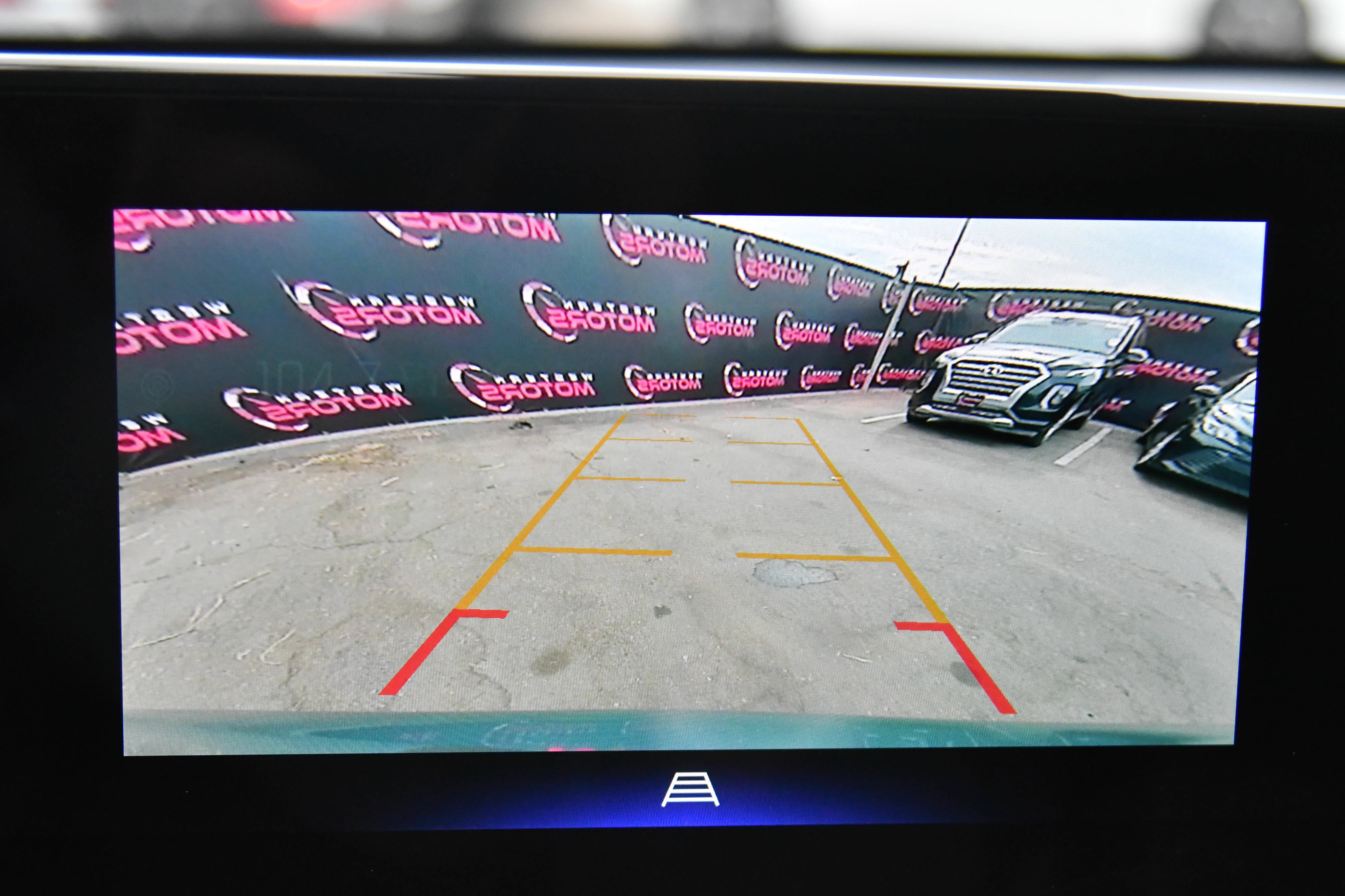Used 2025 Chevrolet Trax LT FWD image 17