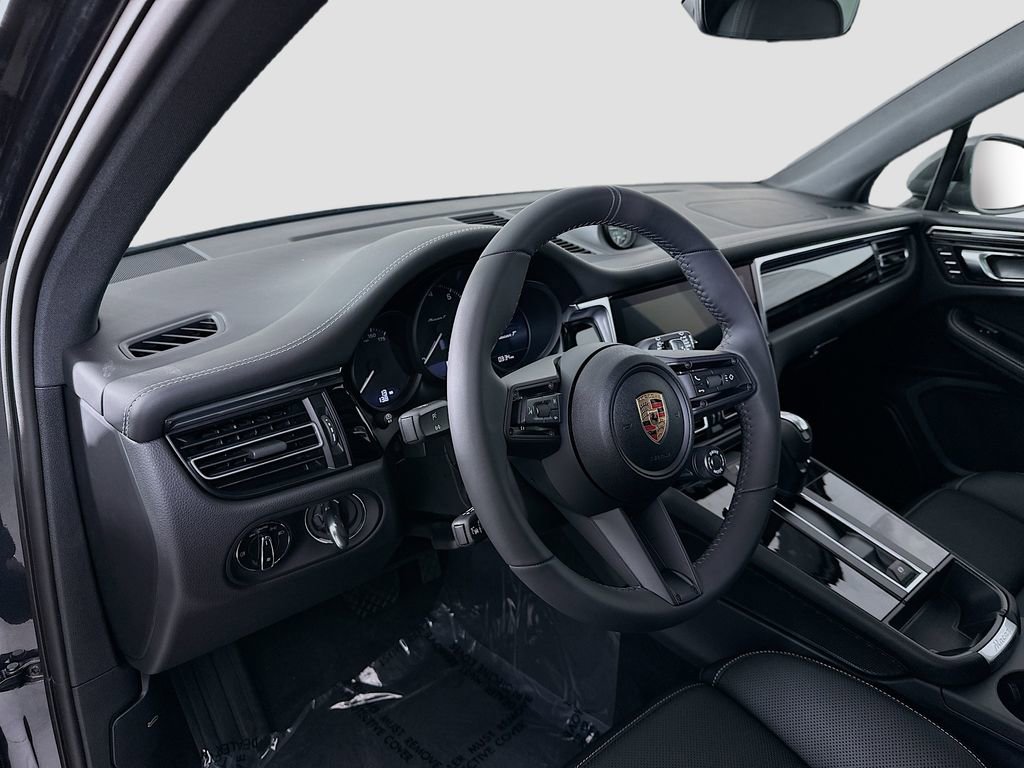 New 2025 Porsche Macan Turbo image 4