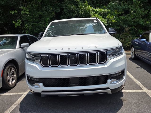 Used 2023 Jeep Wagoneer L Series III w/ Premium Group I AWD/4WD image 2