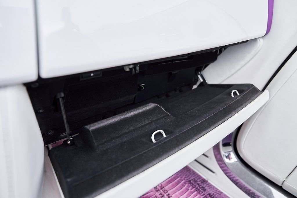 Used 2008 Rolls-Royce Phantom Drophead Coupe image 97