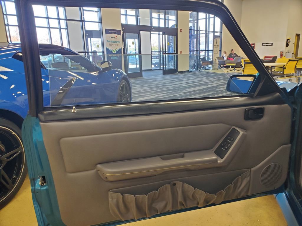 Used 1993 Ford Mustang Cobra image 11