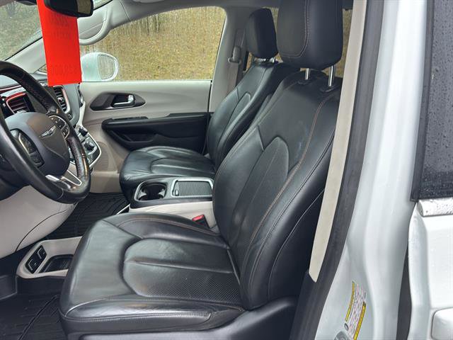 Used 2020 Chrysler Pacifica Touring-L Plus w/ Advanced Safetytec Group FWD image 11