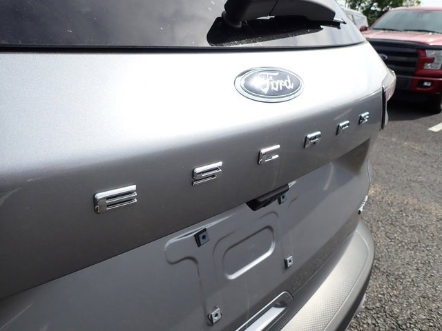 Used 2022 Ford Escape SE w/ Cold Weather Package image 6
