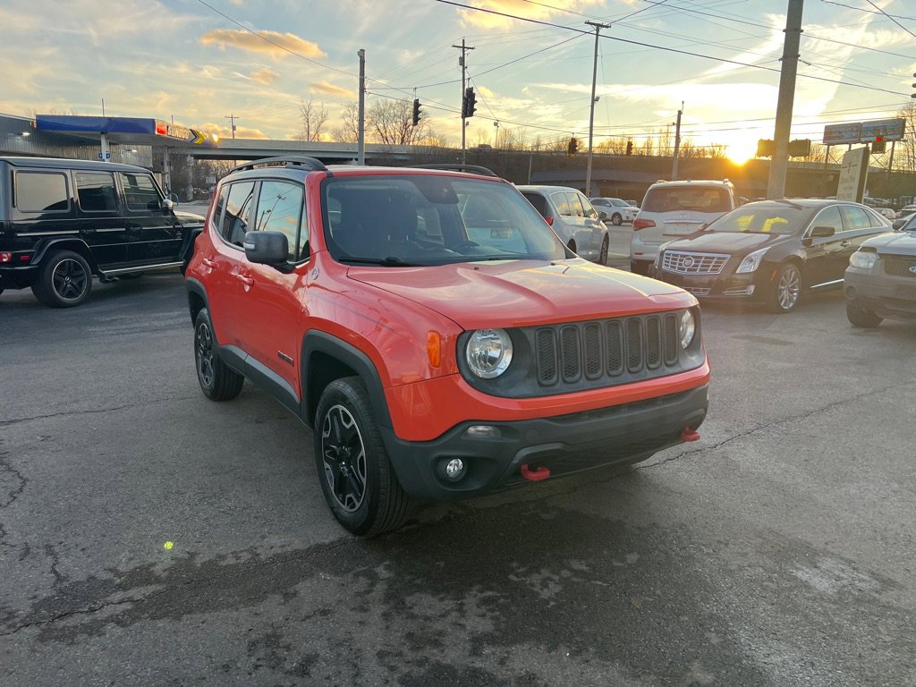 Used 2017 Jeep Renegade Trailhawk w/ Premium Trailhawk Package image 24