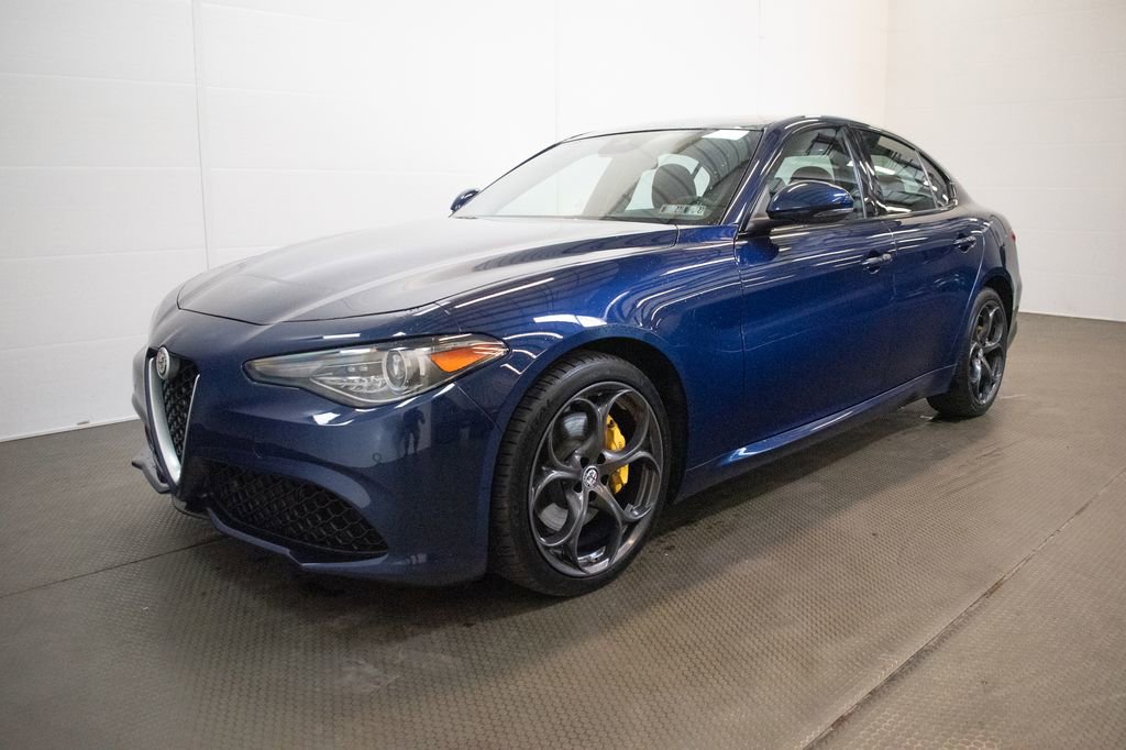 Used 2018 Alfa Romeo Giulia Ti Sport w/ Quick Order Package 22S Sport AWD/4WD image 8