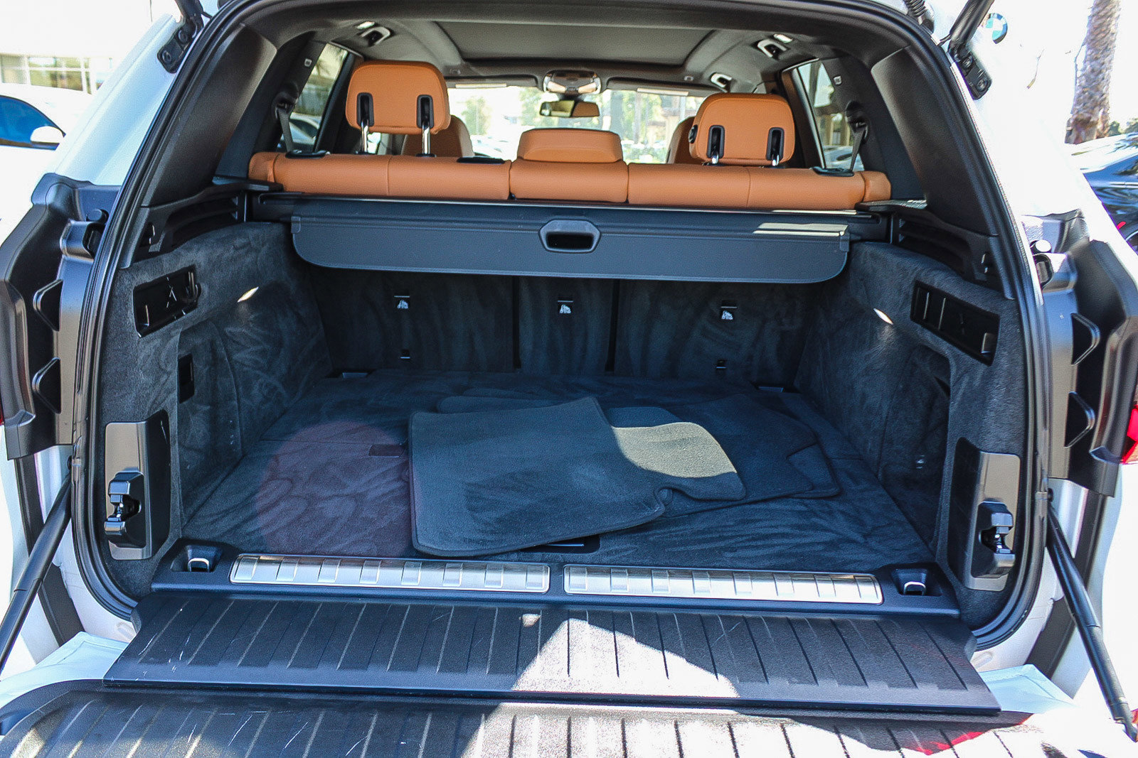 Used 2023 BMW X5 xDrive45e w/ Parking Assistance Package image 26