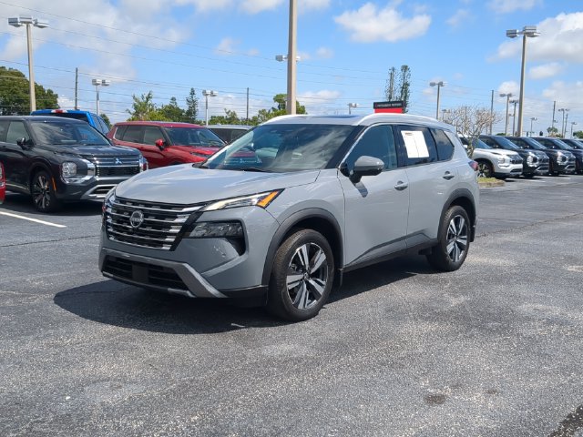 Used 2024 Nissan Rogue SL w/ SL Premium Package FWD image 2