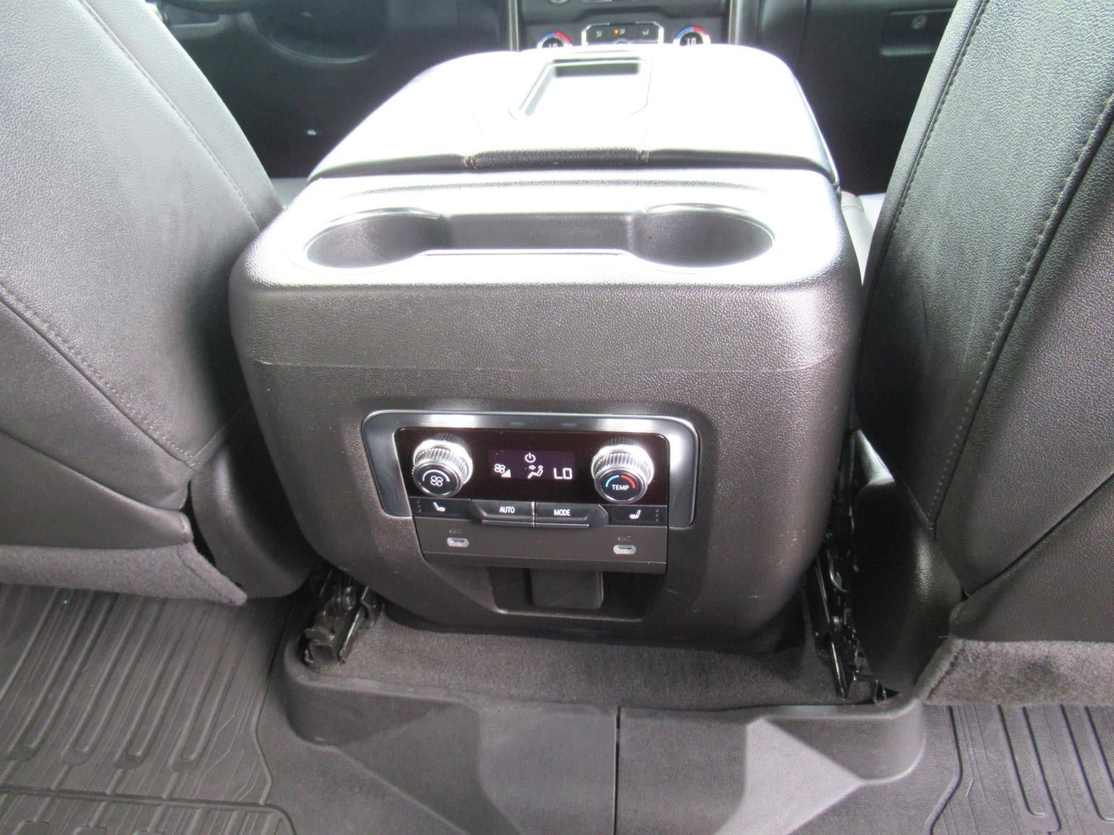 Used 2024 GMC Yukon AT4 w/ Technology Package AWD/4WD image 34