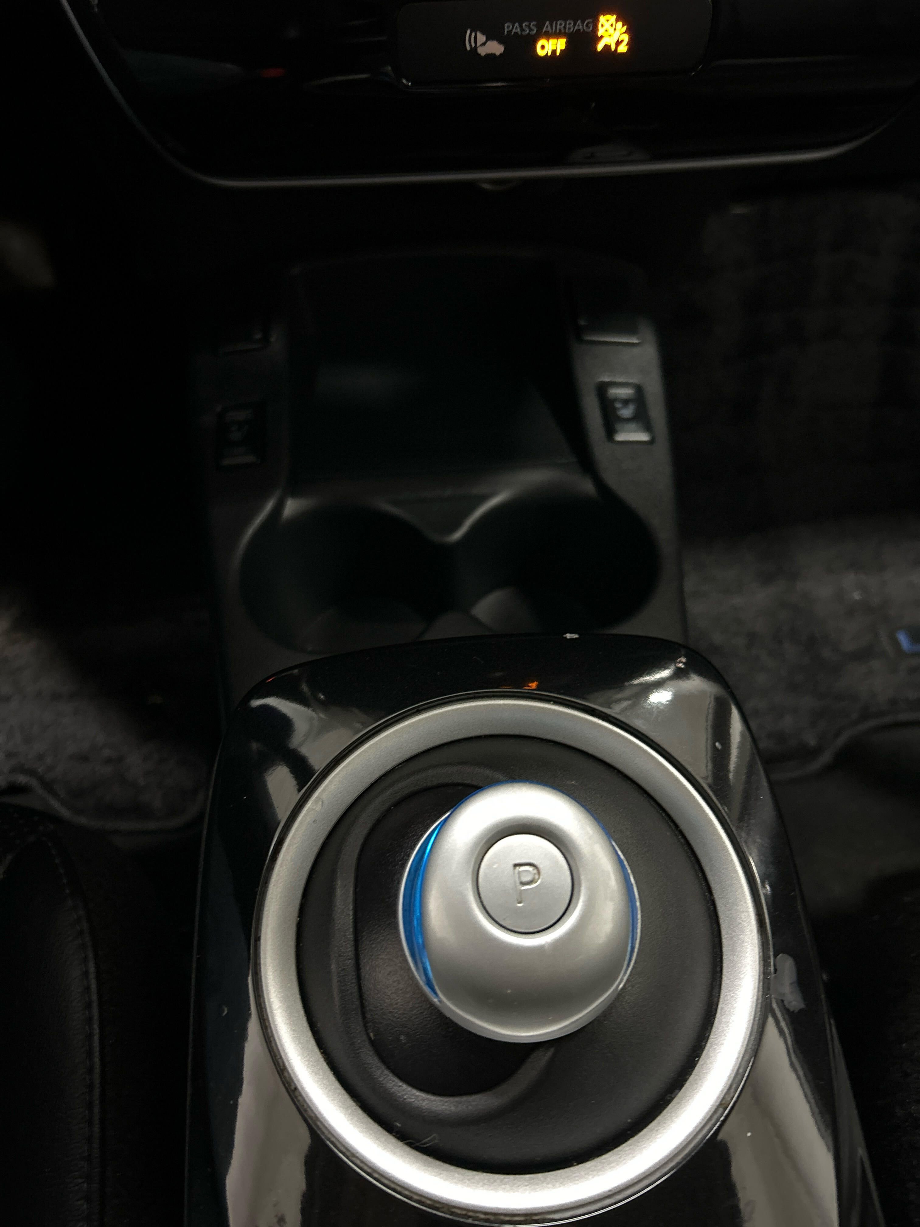 Used 2016 Nissan Leaf SL w/ Premium Package FWD image 15