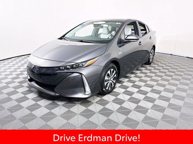 Certified 2022 Toyota Prius Prime XLE FWD image 3