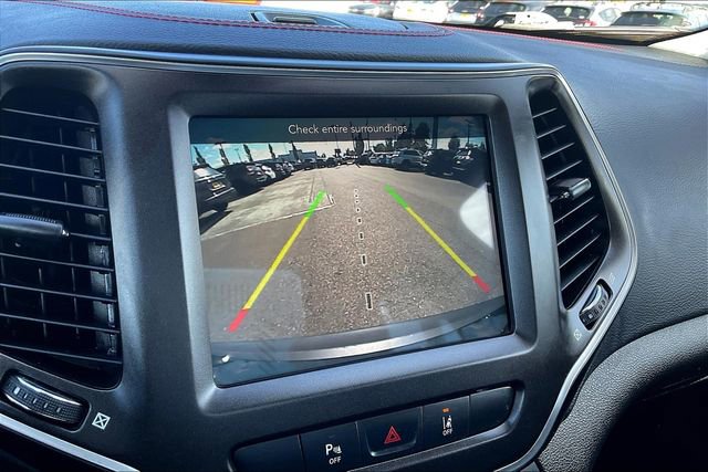 Used 2021 Jeep Cherokee Trailhawk image 19