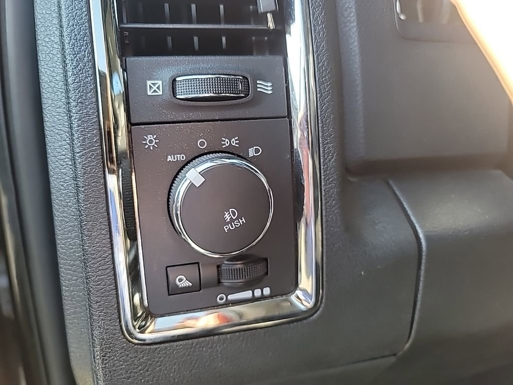 Used 2018 RAM 2500 Laramie w/ Sport Appearance Group image 12