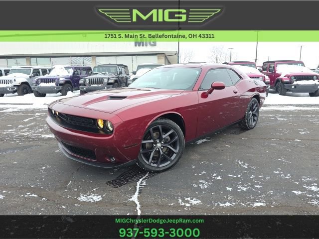 Used 2020 Dodge Challenger SXT w/ Blacktop Package RWD image 1