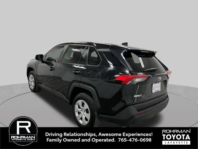 Used 2024 Toyota RAV4 LE AWD/4WD image 4