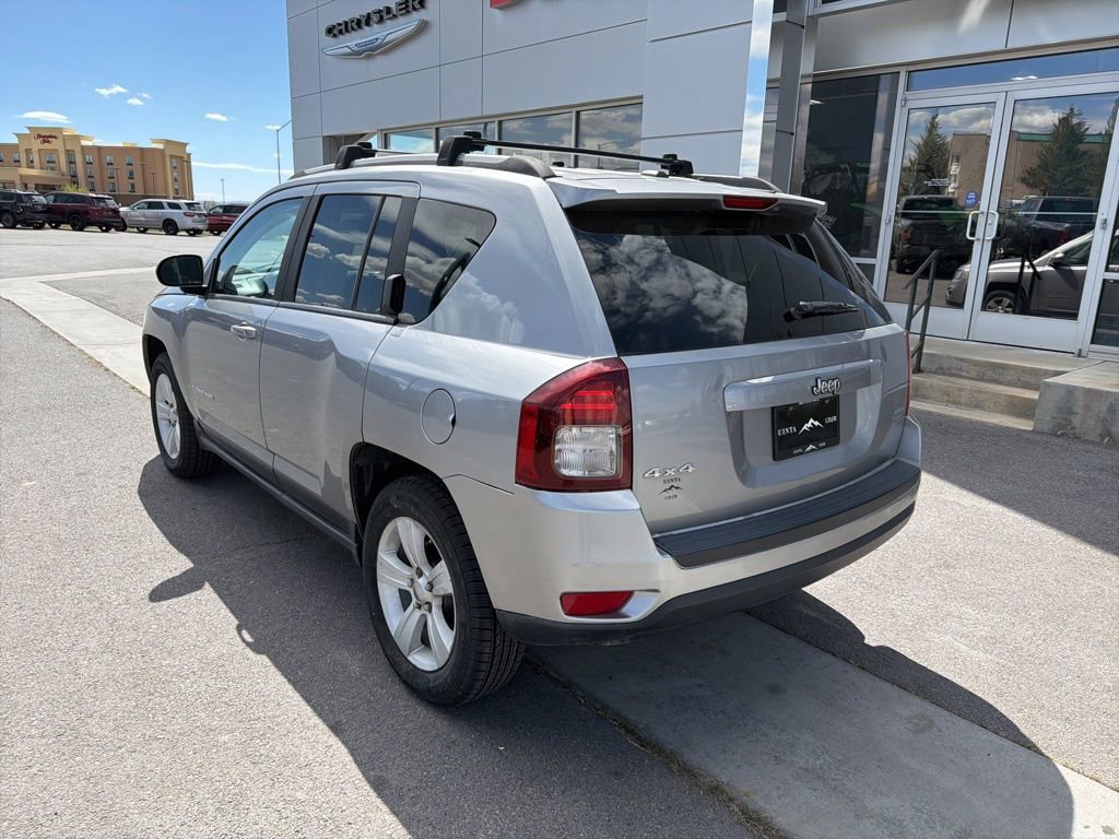 Used 2016 Jeep Compass Latitude AWD/4WD image 4