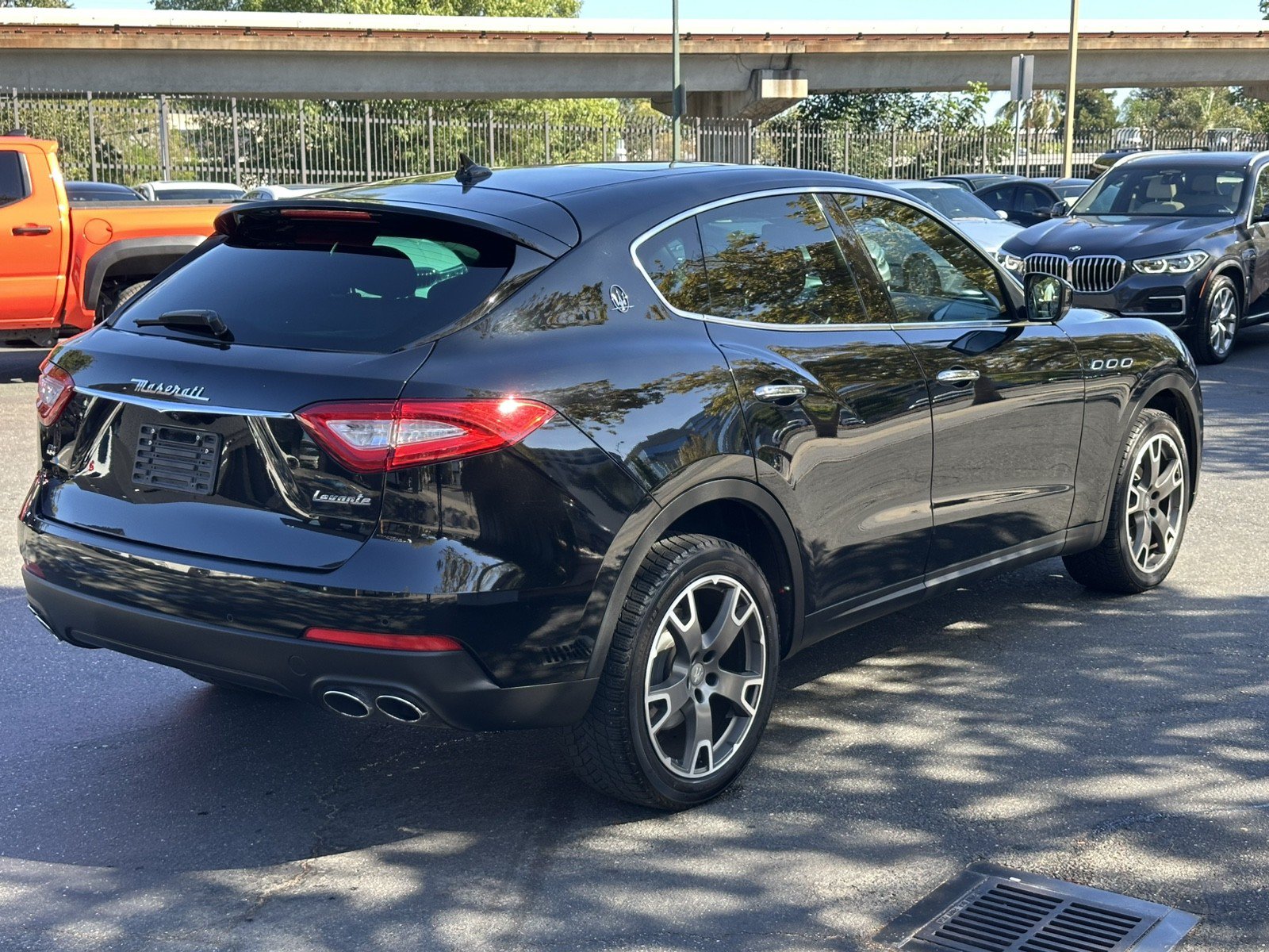 Used 2018 Maserati Levante AWD/4WD image 8