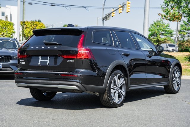 New 2026 Volvo V60 B5 Cross Country Plus w/ Protection Package Premier image 4