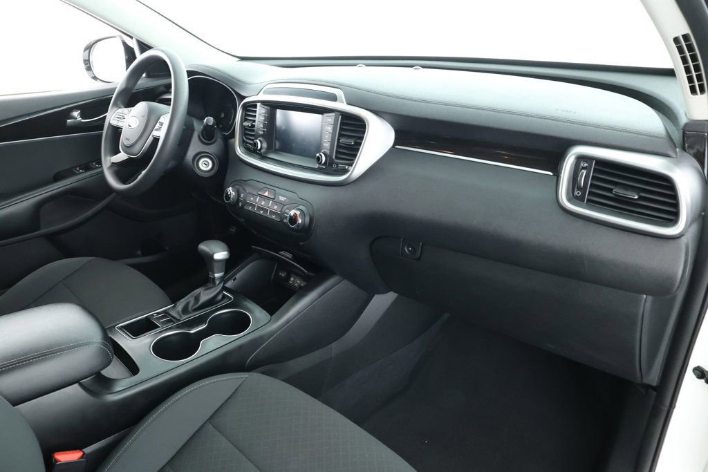Used 2020 Kia Sorento LX image 28