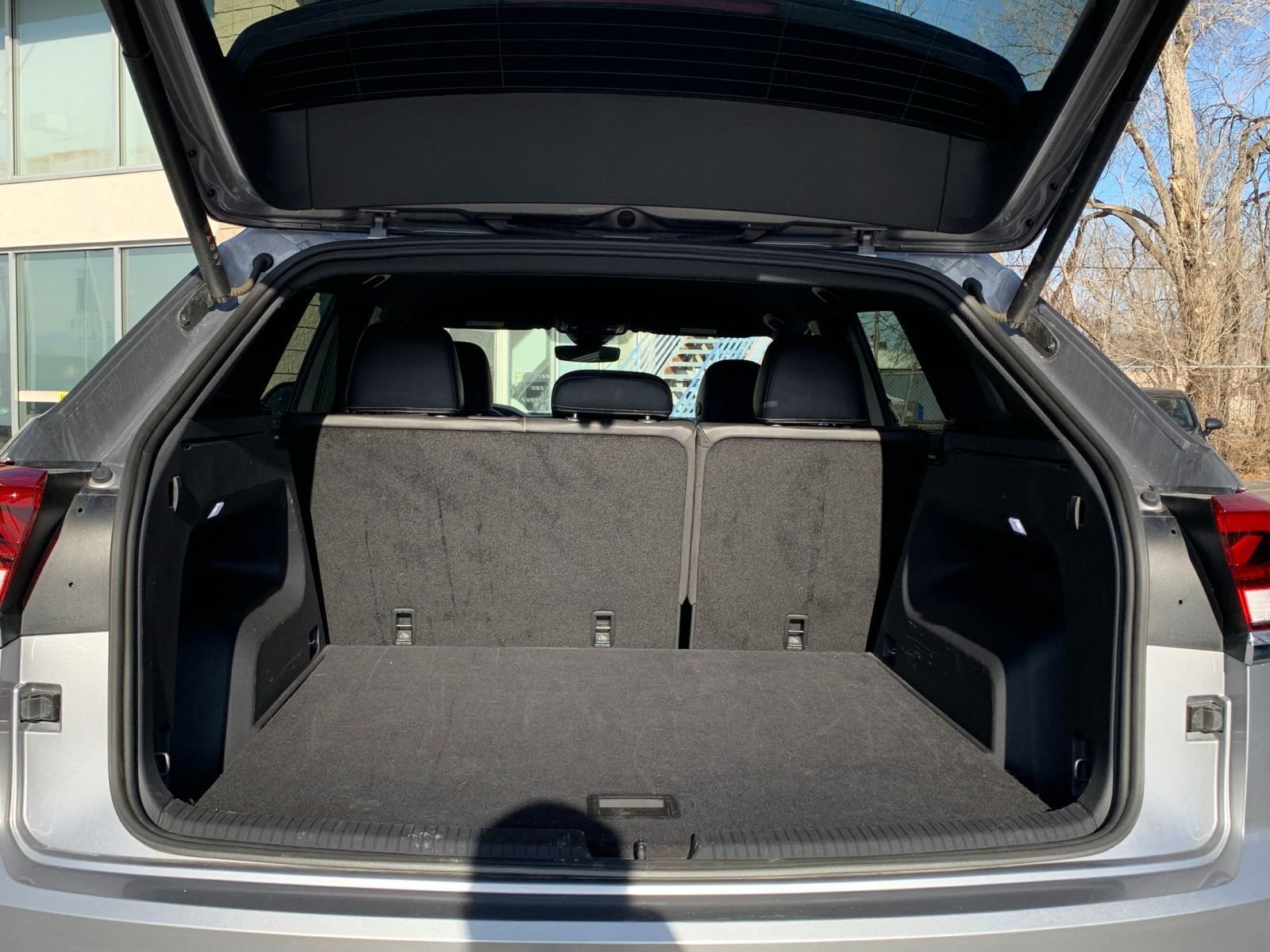 Used 2025 Volkswagen Atlas Cross Sport SE image 32